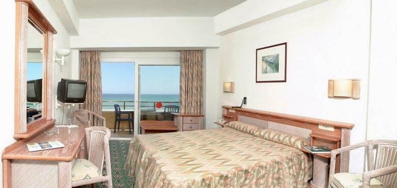 Hotel Pure Salt Garonda