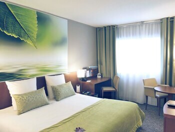 Hotel Mercure Lyon Charbonnieres