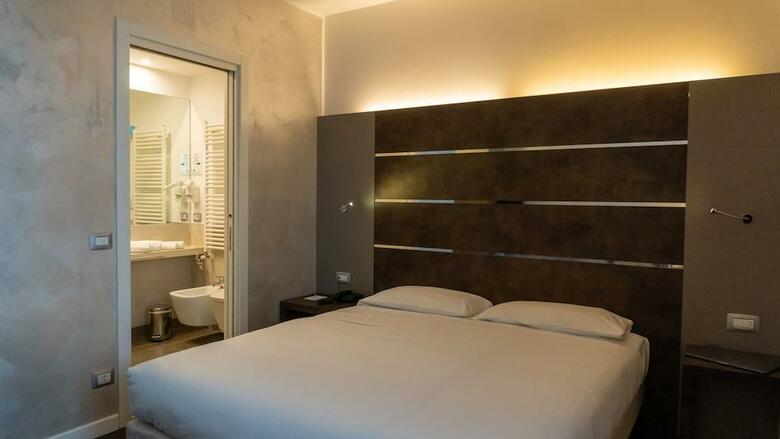 Hotel Base To Stay