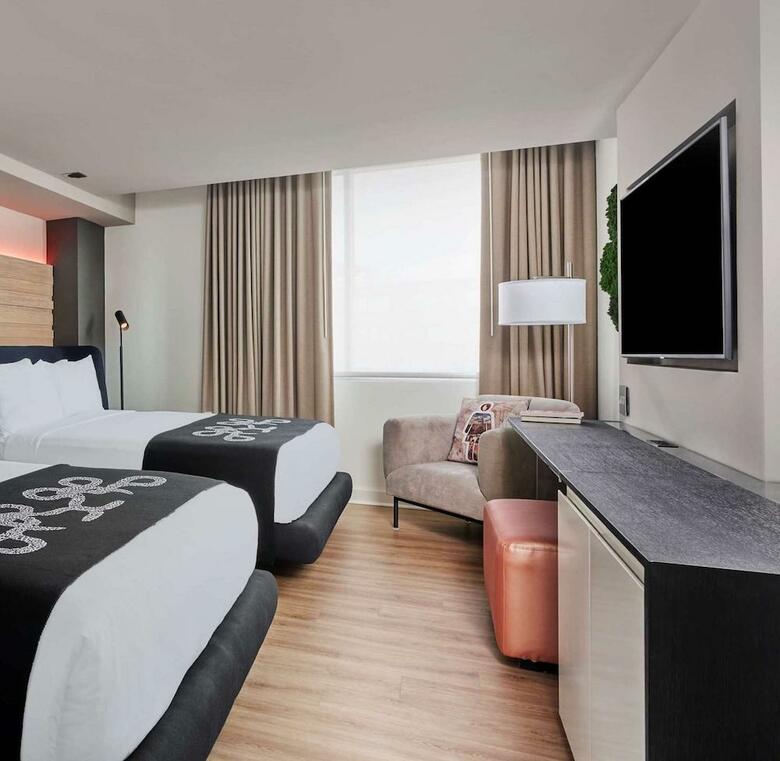 Hotel Donovan House