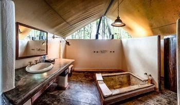 Hotel Honeyguide Tented Safari Camps