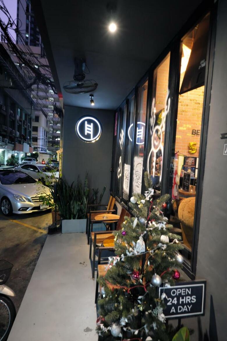 Bed Station Hostel