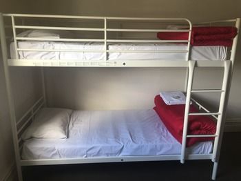 Albergue Western Hotel