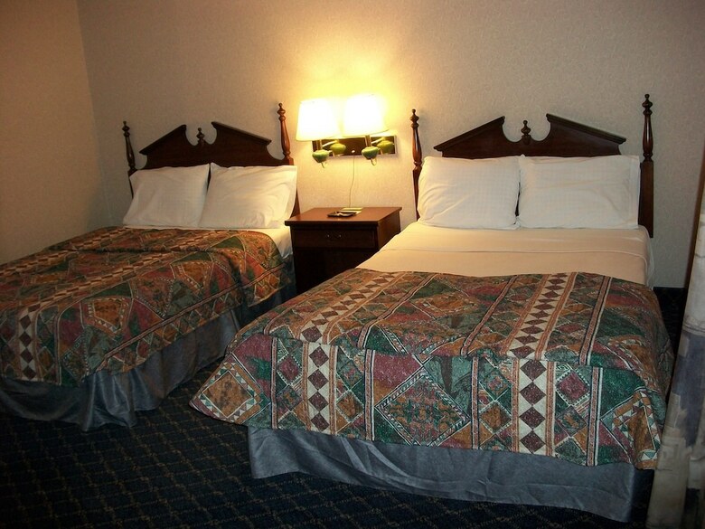 Hotel Regency Inn & Suites