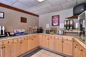 Hotel Econo Lodge Inn & Suites