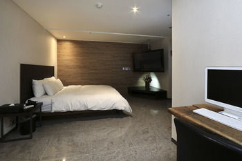 Imt Hotel