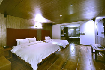 Imt Hotel