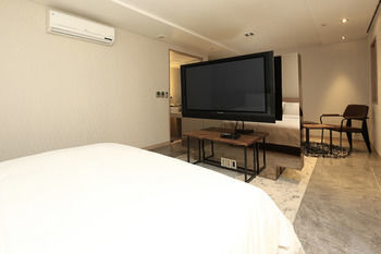 Imt Hotel