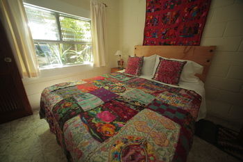 Yellow House - Hostel