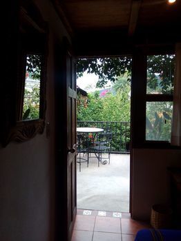 Yellow House - Hostel