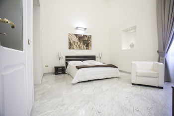 Hotel Apollo Suites