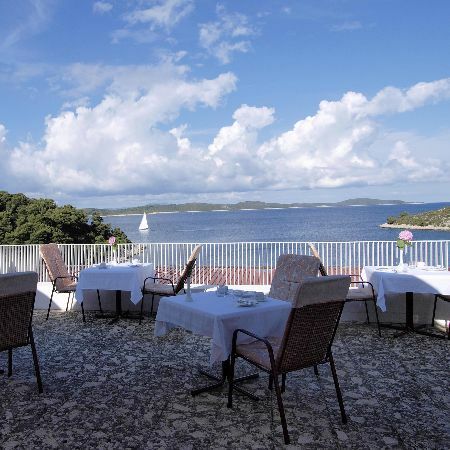 Hotel Sirena Hvar Beachwood