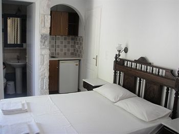 Maistrali Studios & Apartments