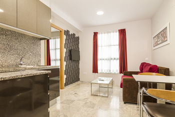Citizentral Apartamentos Gascons
