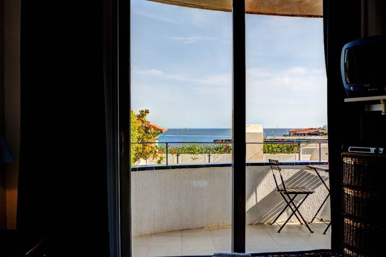 Apartment By The Sea