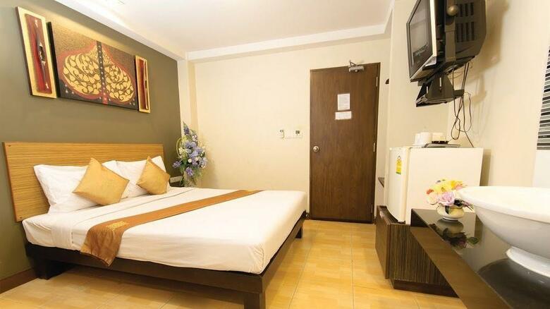 Hotel Sleep With Inn