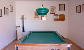 Hostal Resort La Mandola