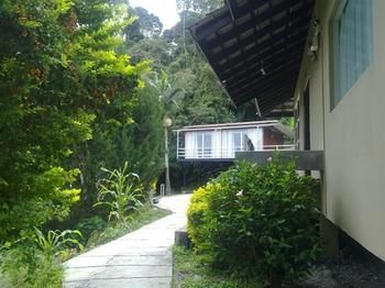 Posada J Residence