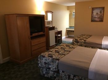 Hotel Wildwood Inn Tropical Dome & Theme Suites