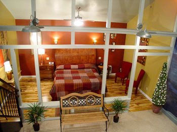 Hotel Wildwood Inn Tropical Dome & Theme Suites