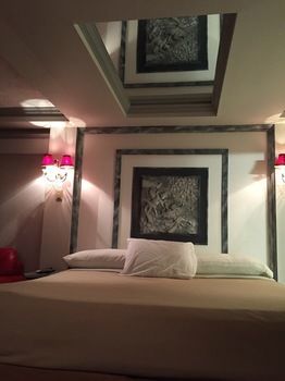 Hotel Wildwood Inn Tropical Dome & Theme Suites