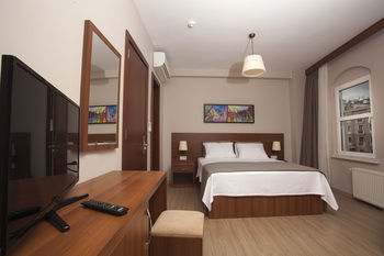 Cordis Hotel