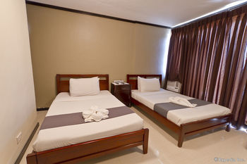 Richmond Plaza Hotel