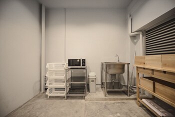 Good One Hostel & Caf� Bar