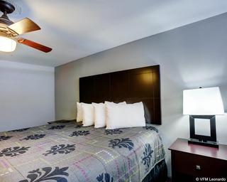 Hotel Rodeway Inn & Suites Downtown North