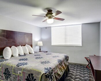 Hotel Rodeway Inn & Suites Downtown North