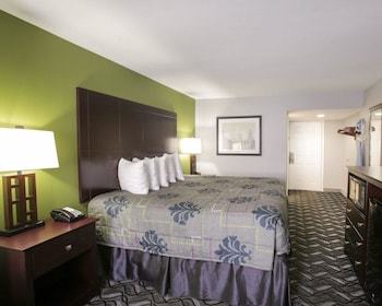 Hotel Rodeway Inn & Suites Downtown North