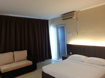 Grand Champagne Hotel