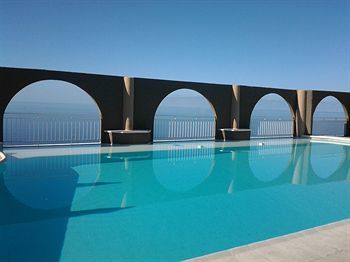 Apartamentos La Muralla