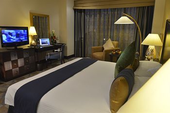 The Diplomat Radisson Blu Hotel, Residence & Spa