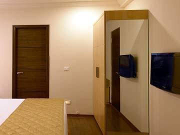 Hotel Royal Orchid Suites
