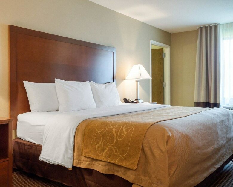 Hotel Comfort Inn & Suites