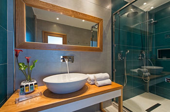 Hotel Aura Suites