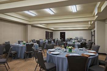 Hotel Oxford Suites Downtown Spokane