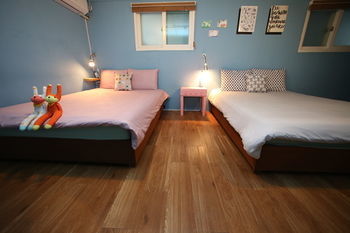 Sis N Bro Hostel