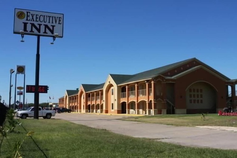 Hotel Executive Inn