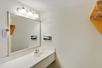 Hotel Howard Johnson Inn Cape Cod Area