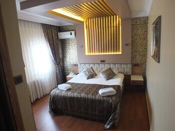 Blanche City Hotel