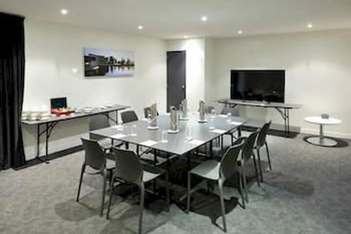 Central Sky Lounge Apartment Hotel