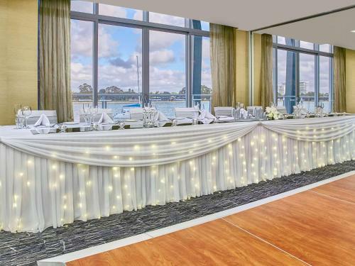 Hotel The Sebel Mandurah