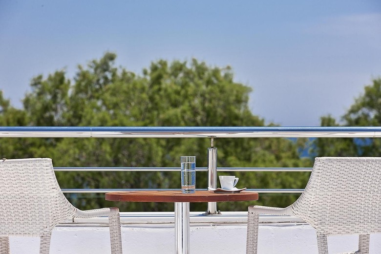 Hotel Alesahne Beach