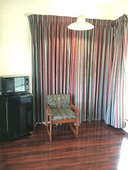 Motel Riverside Inn & Suites