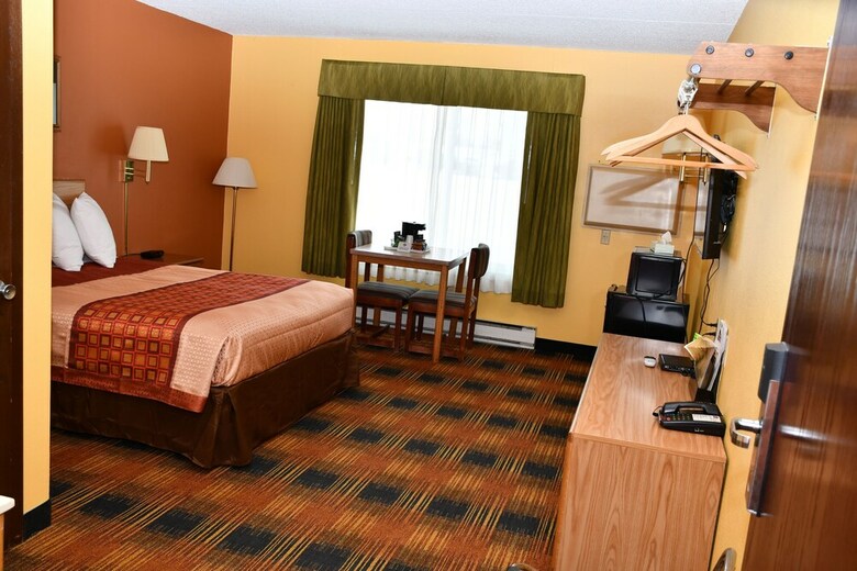 Hotel Regency Inn & Suites