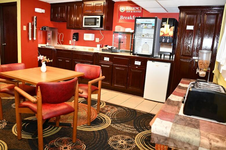 Hotel Regency Inn & Suites