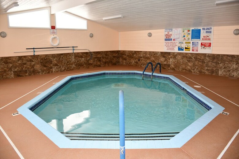 Hotel Regency Inn & Suites