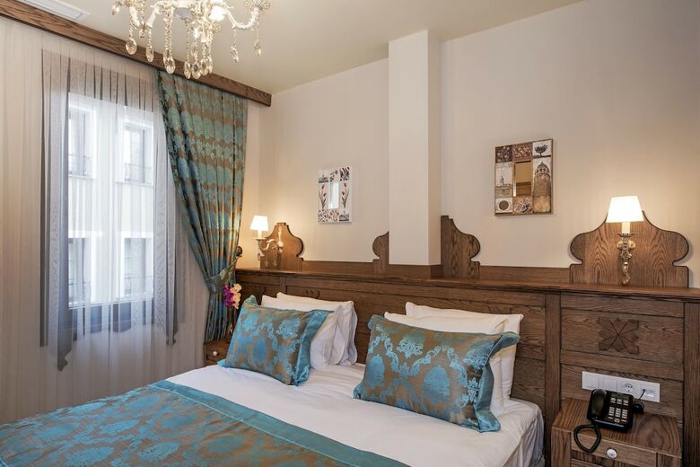 Perapolis Hotel